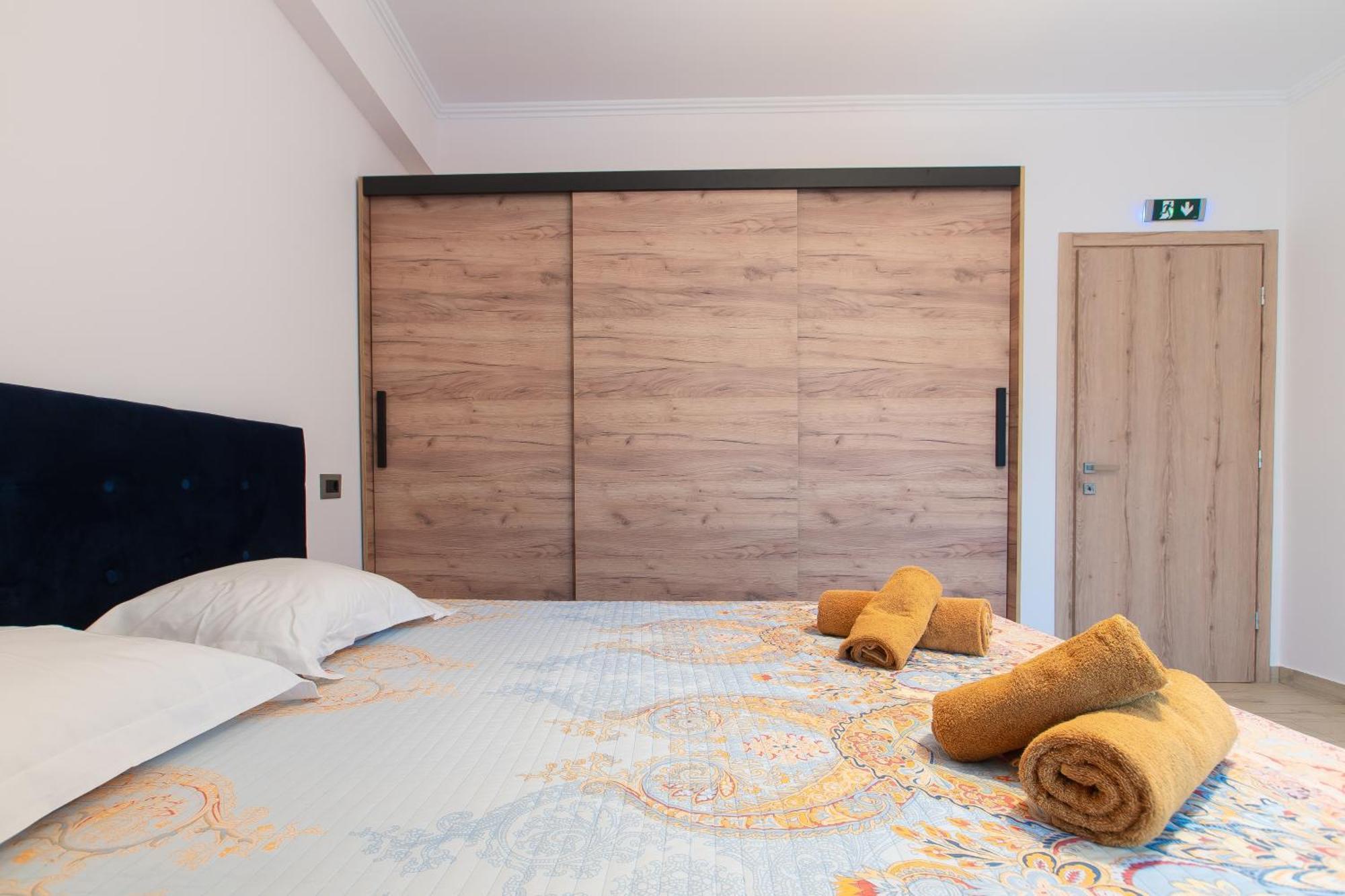 Elegance Suites Plataria Exterior photo